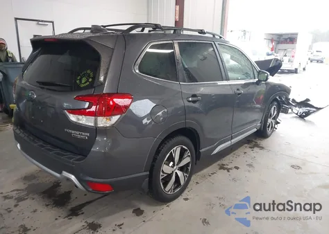 2021 Subaru Forester Touring z USA, uszkodzony, nr VIN JF2SKAXC8MH500831
